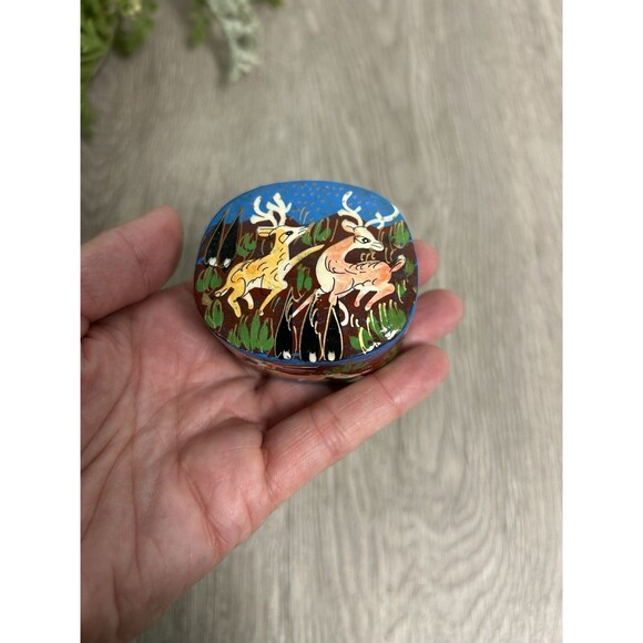 Vintage Paper Mache Black Lacquer Box Hand Painted Deer Trinket Jewelry Stash - Picture 2 of 10